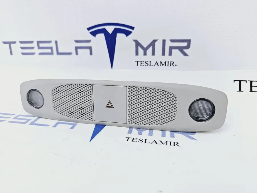 Фонарь салона (плафон) передний верхний Tesla Model Y 2021 — фото 1