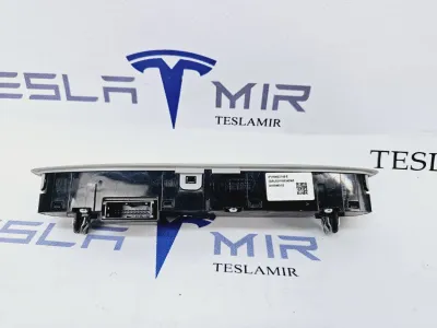 Фонарь салона (плафон) передний верхний Tesla Model Y 2021 — фото 2