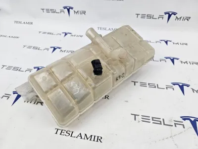 Бачок расширительный Tesla Model S 2018 — фото 3