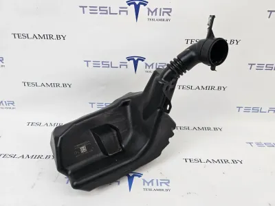Бачок омывателя Tesla Model 3 2022