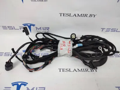 Проводка крышки багажника Tesla Model S 2017