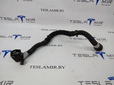Патрубок системы охлаждения пластиковый Tesla Model Y 2021
