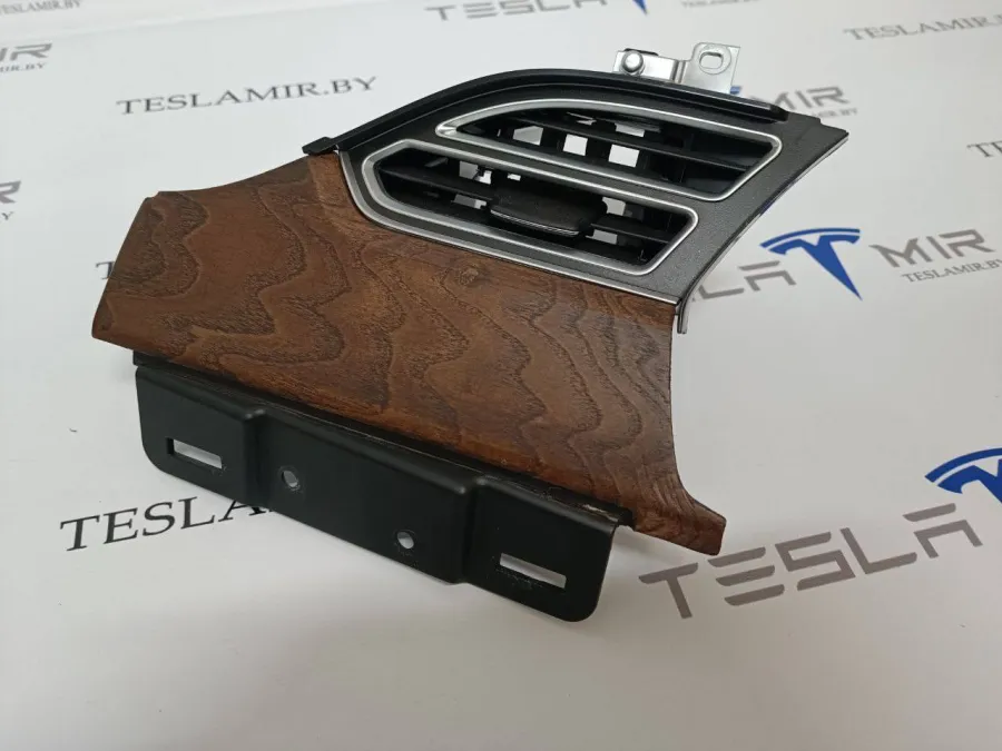 Декоративная накладка центральной консоли Tesla Model S 2018 — фото 1