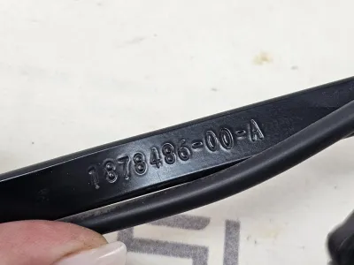 Щеткодержатель (поводок стеклоочистителя, дворник) правый Tesla Model 3 2025 — фото 3