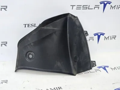 Накладка заднего фонаря правая Tesla Model 3 2025