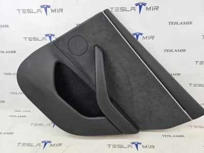 Обшивка двери задней правой Tesla Model 3 2025