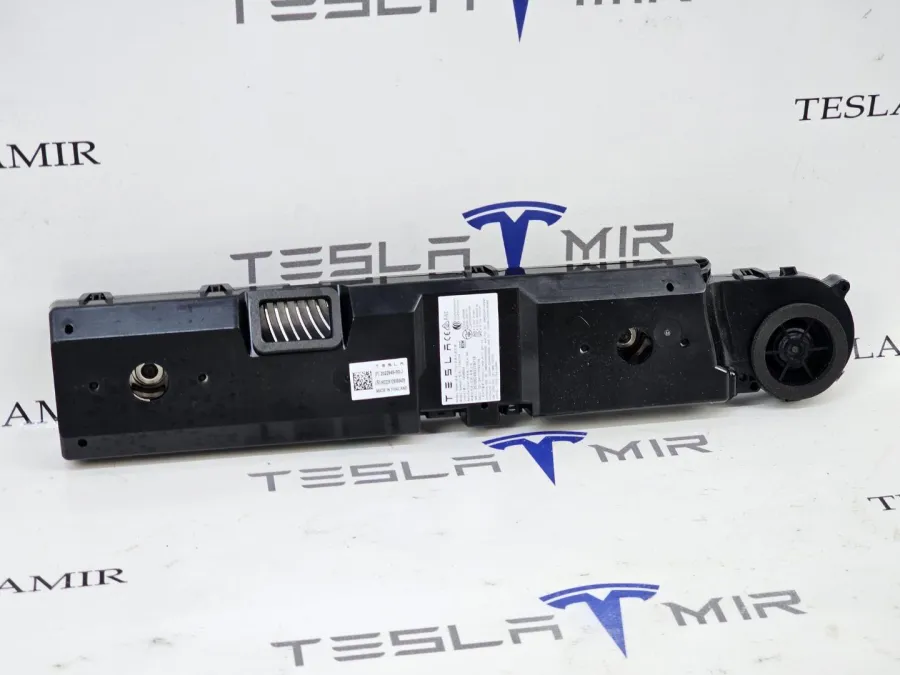 Антенна Tesla Model Y 2025 — фото 1