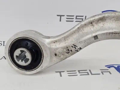 Рычаг передний продольный нижний (банан) правый Tesla Model 3 2024 — фото 2