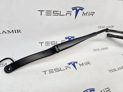 Щеткодержатель (поводок стеклоочистителя, дворник) правый Tesla Model 3 2024 — фото 2