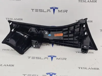 Накладка стойки С внутренняя левая нижняя Tesla Model Y 2025 — фото 2