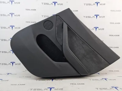 Обшивка двери задней правой Tesla Model Y 2024