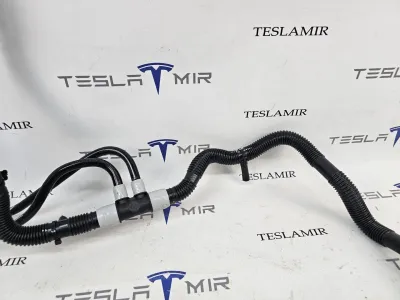Шланг системы охлаждения теплообменник (Chiller)-батарея Tesla Model 3 2024 — фото 2