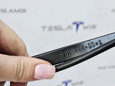 Щеткодержатель (поводок стеклоочистителя, дворник) правый Tesla Model 3 2023 — фото 3