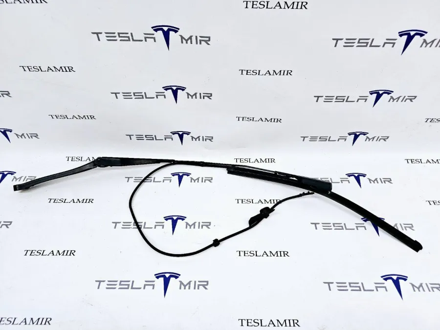 Щеткодержатель (поводок стеклоочистителя, дворник) правый Tesla Model 3 2019 — фото 1