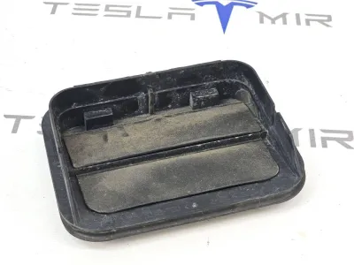 Вентиляционный клапан заднего багажника (жабры) Tesla Model S 2018 — фото 2