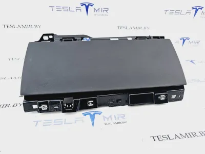 Бардачок Tesla Model S 2022 — фото 2