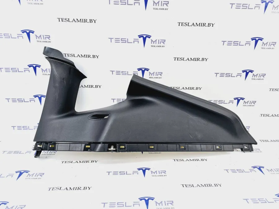 Накладка ремня безопасности стойки С правая Tesla Model Y 2021 — фото 1