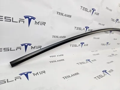 Молдинг кузова боковой наружный верхний правый Tesla Model Y 2024 — фото 2