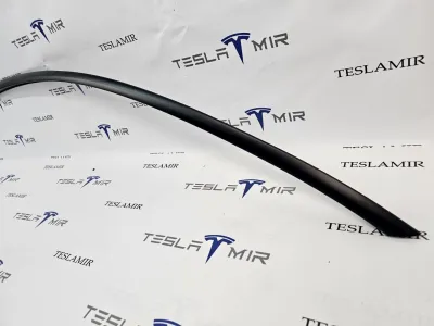 Молдинг кузова боковой наружный верхний правый Tesla Model Y 2024 — фото 4