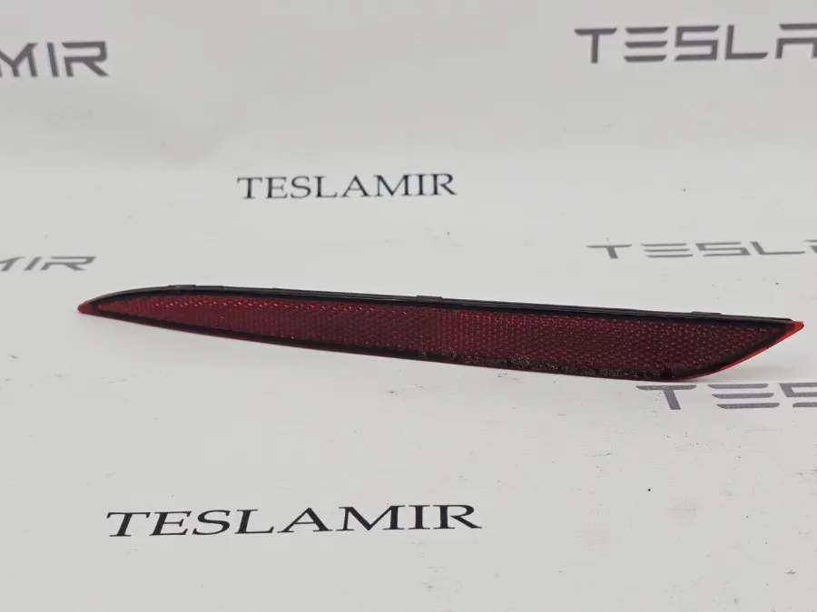 Катафот заднего бампера (отражатель) левый Tesla Model S 2018 — фото 1