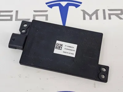 Bluetooth антенна Tesla Model Y 2025 — фото 4