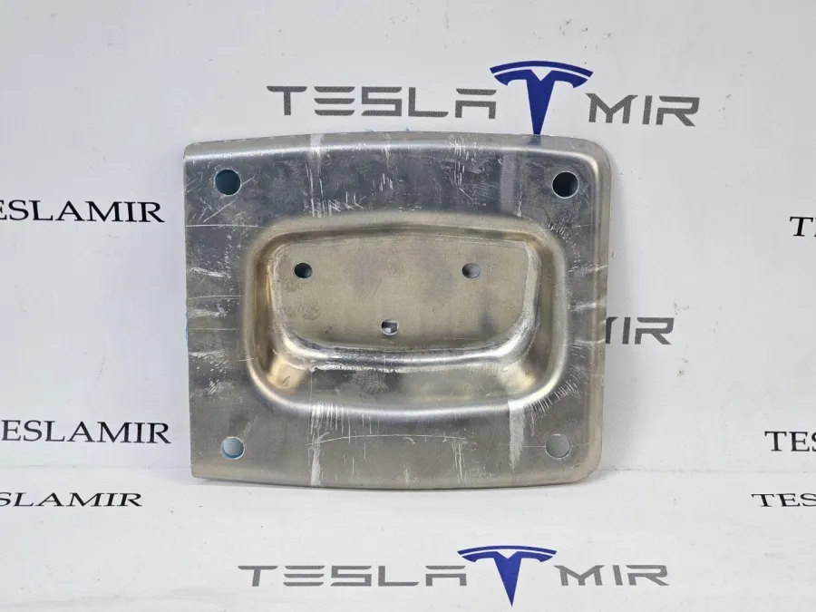 Кронштейн усилителя заднего бампера Tesla Model 3 2024 — фото 1