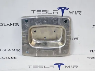 Кронштейн усилителя заднего бампера Tesla Model 3 2024