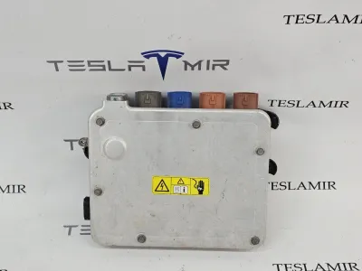 Джаншен бокс Tesla Model S 2015