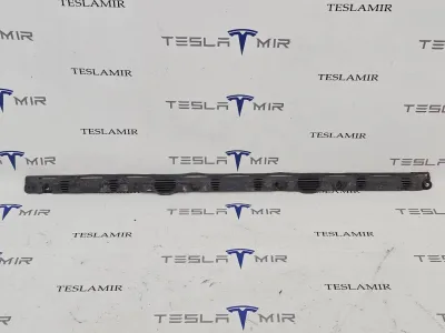 Накладка батареи высоковольтной боковая задняя Tesla Model X 2018