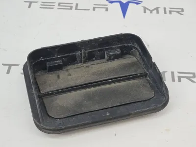 Вентиляционный клапан заднего багажника (жабры) Tesla Model S 2022 — фото 2