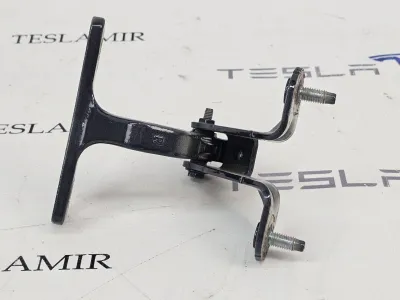 Петля крышки багажника правая Tesla Model Y 2022