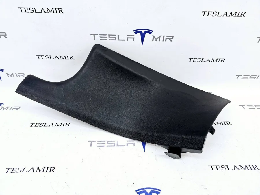 Накладка стойки С внутренняя левая нижняя Tesla Model Y 2021 — фото 1