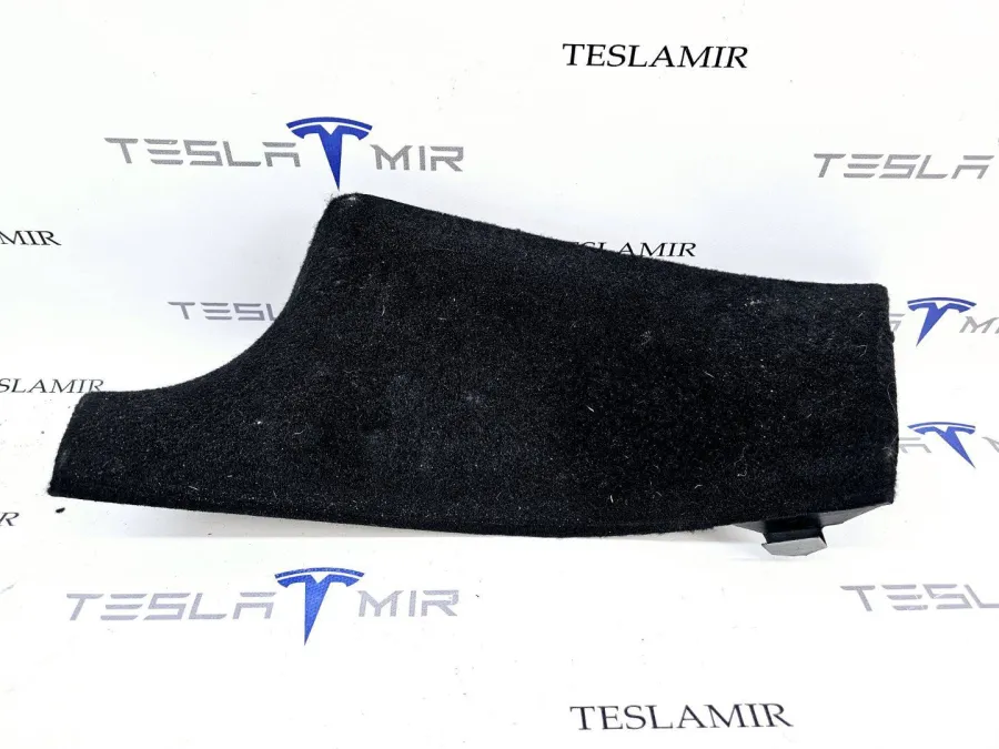 Накладка стойки С внутренняя левая нижняя Tesla Model Y 2022 — фото 1