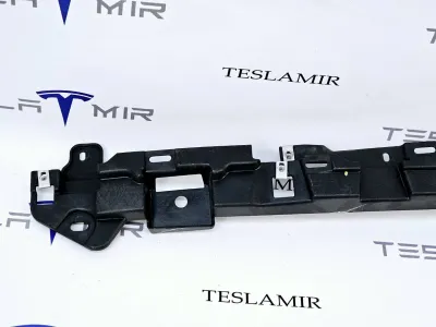 Кронштейн крепления обшивки багажника правый Tesla Model X 2018 — фото 2