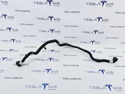 Шланг системы охлаждения заднего мотора Tesla Model 3 2019