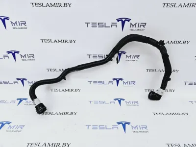 Шланг системы охлаждения заднего мотора Tesla Model 3 2019