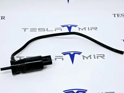 Насос (моторчик) бачка омывателя Tesla Model 3 2019