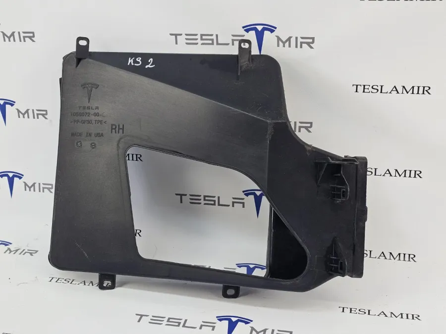 Воздуховод (дефлектор) радиатора (лопух) правый Tesla Model S 2018 — фото 1