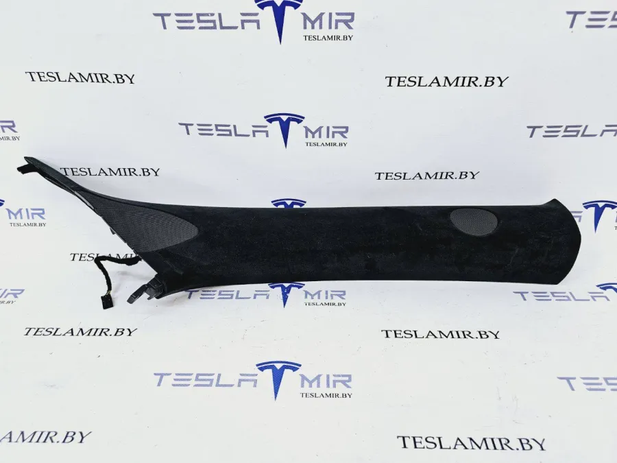 Накладка декоративная стойки А внутренняя правая верхняя Tesla Model S 2022 — фото 1