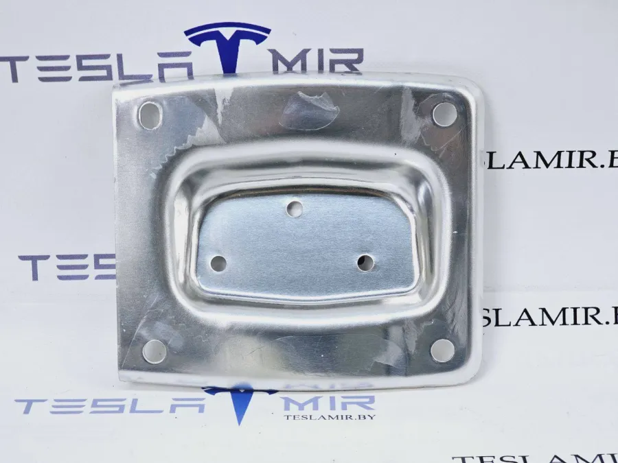 Кронштейн усилителя заднего бампера Tesla Model 3 2020 — фото 1