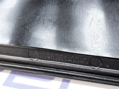 Вентиляционный клапан заднего багажника (жабры) Tesla Model 3 2020 — фото 3