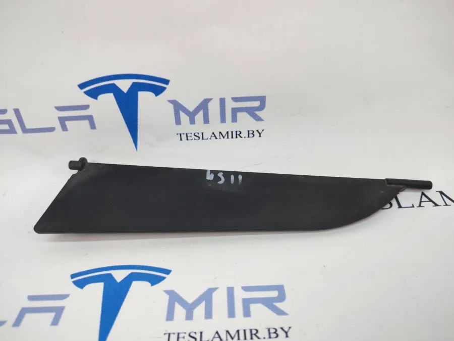 Заслонка корпуса центрального люверса левая верхняя Tesla Model S 2017 — фото 1