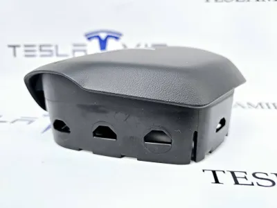 Корпус подушки безопасности водителя Tesla Model 3 2021