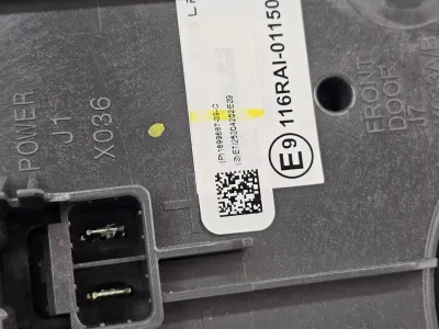 Блок управления BCM (бортовой сети) (Body Control Module) Боди левый Tesla Model Y 2025 — фото 2
