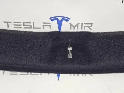 Отделка багажника (пластик) под замок Tesla Model Y 2025 — фото 3