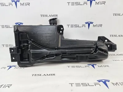 Бачок омывателя Tesla Model 3 2024