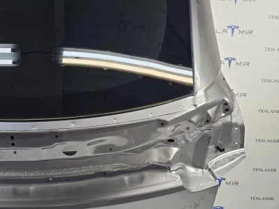 Крышка багажника Tesla Model Y 2025 — фото 4