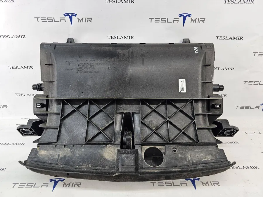 Кассета радиаторов Tesla Model Y 2025 — фото 1
