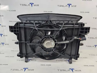 Кассета радиаторов Tesla Model Y 2025 — фото 4