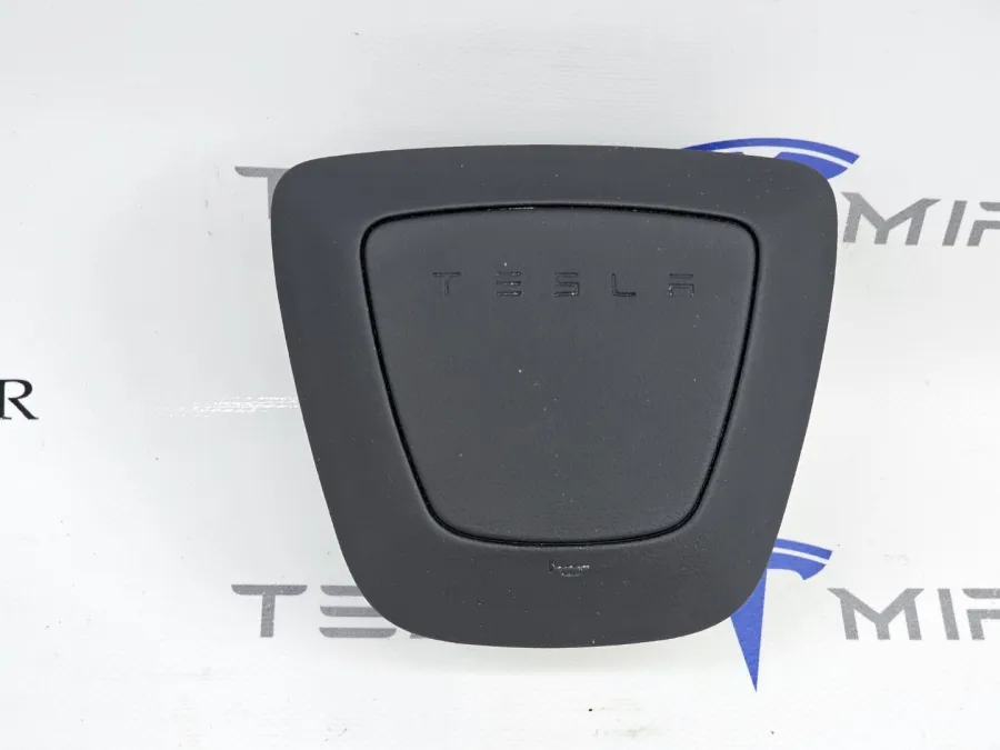 Подушка безопасности водителя Tesla Model Y 2025 — фото 1